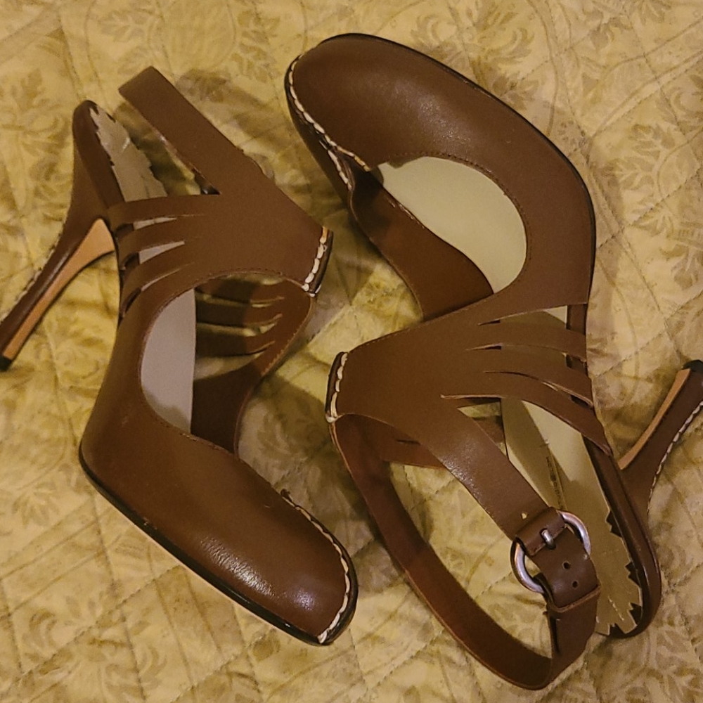 Shoes - Picture 3 of 8